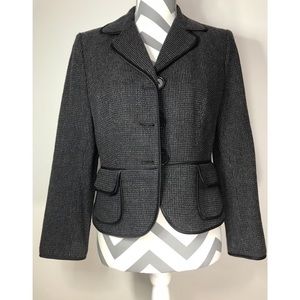 Super Cute Anne Taylor Tweed jacket size 4